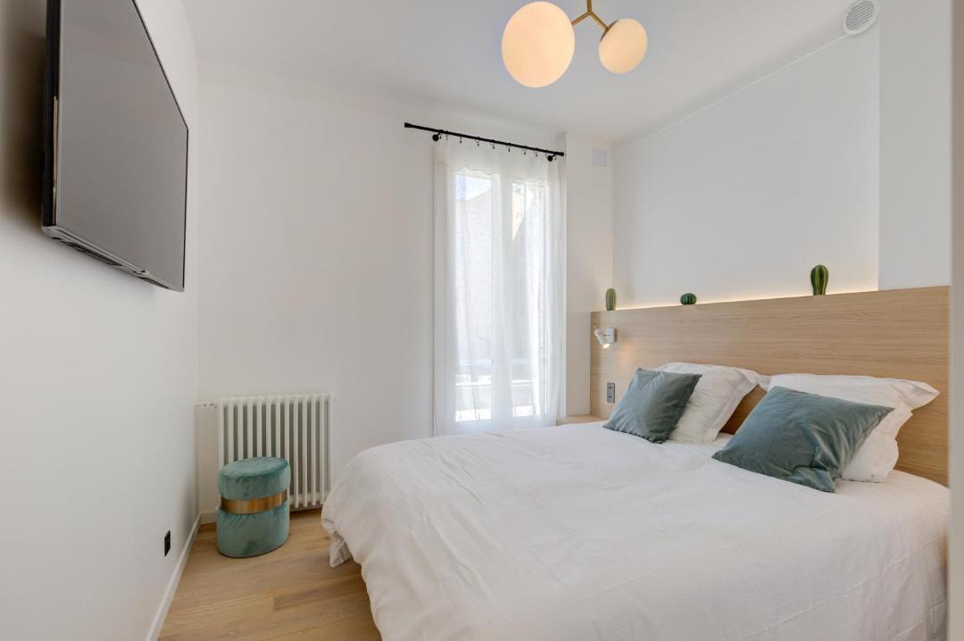 Photo of Bedroom in Cannes City Centre