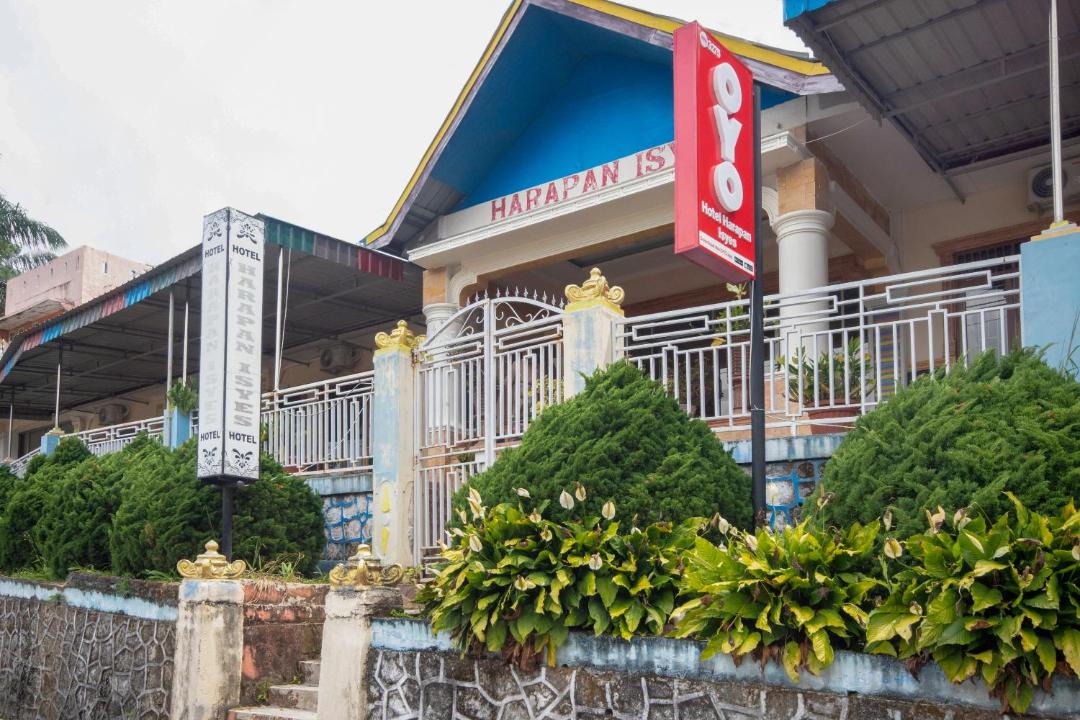 Photo of Buildings in Parapat