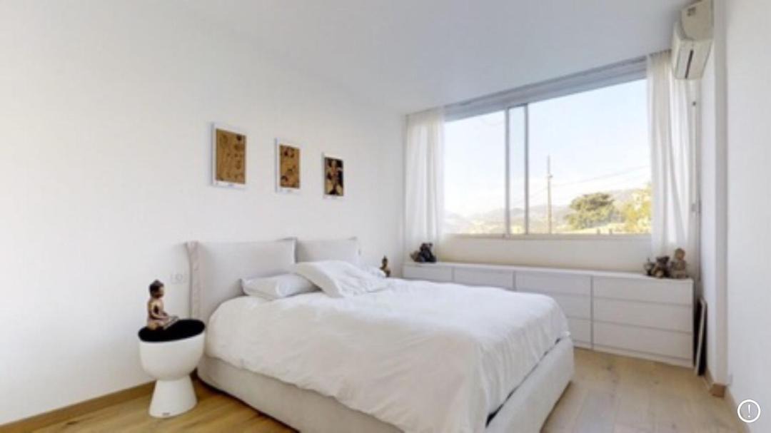 Photo of Bedroom in Mont Boron