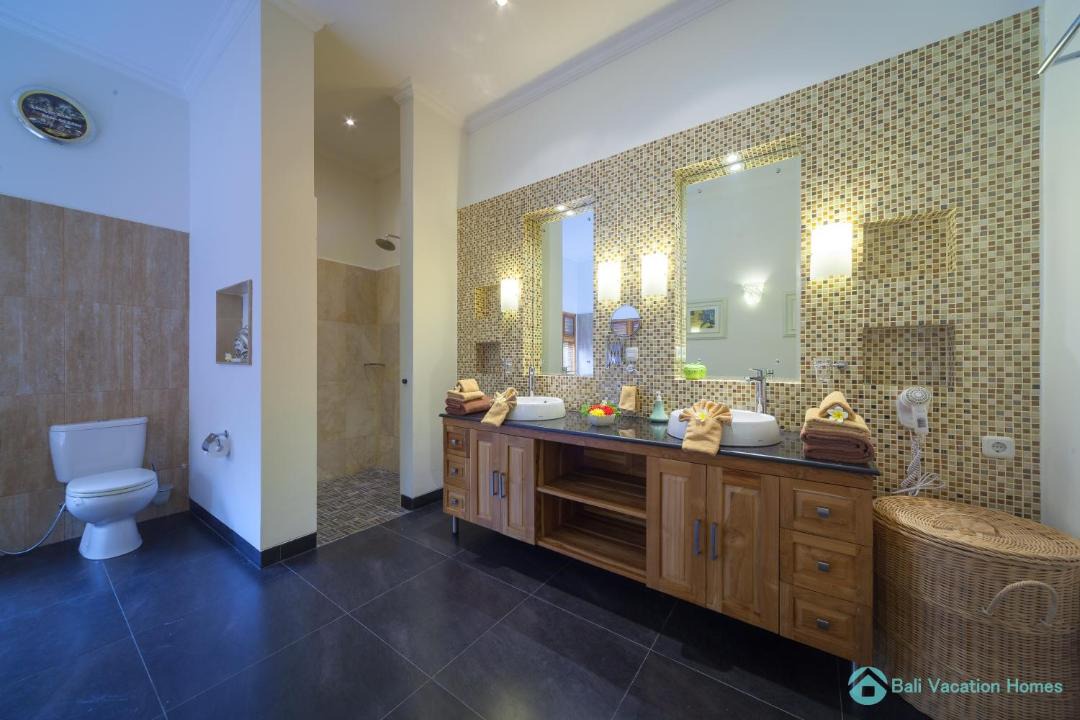 Photo of Bathroom in Banjartegehe