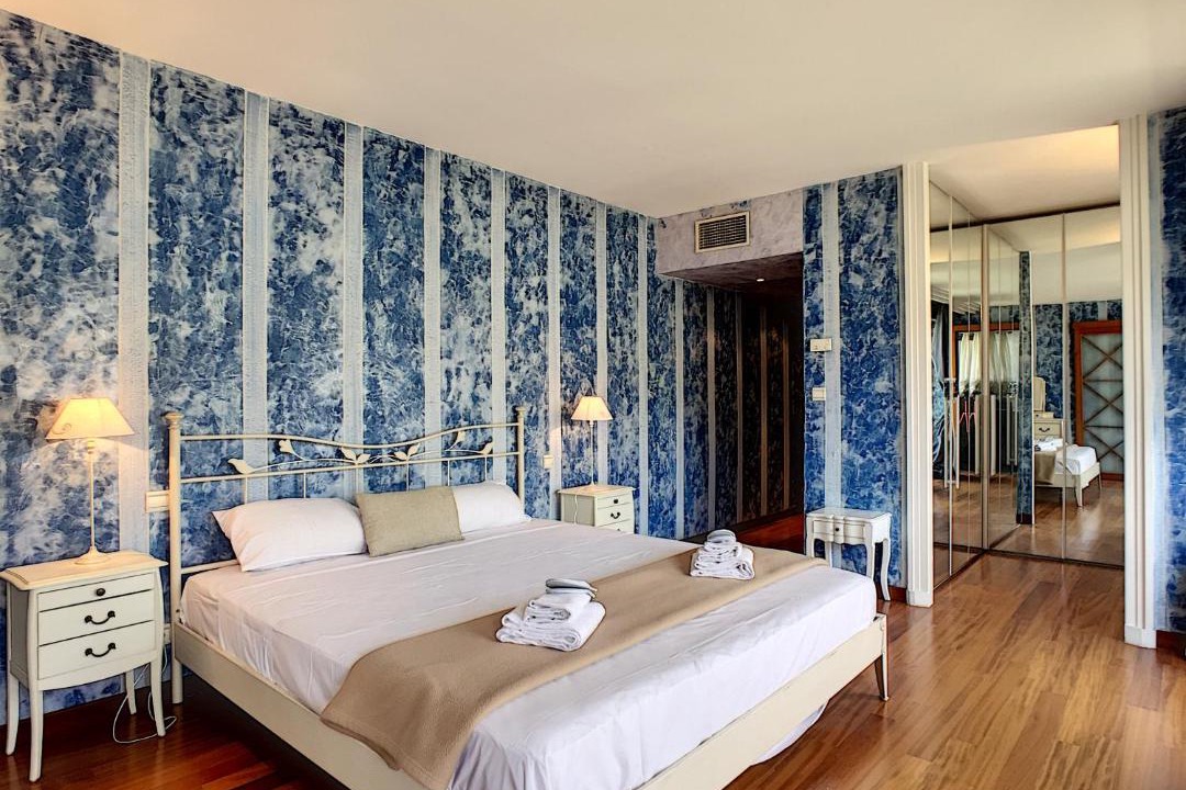 Photo of Bedroom in Carre d'Or