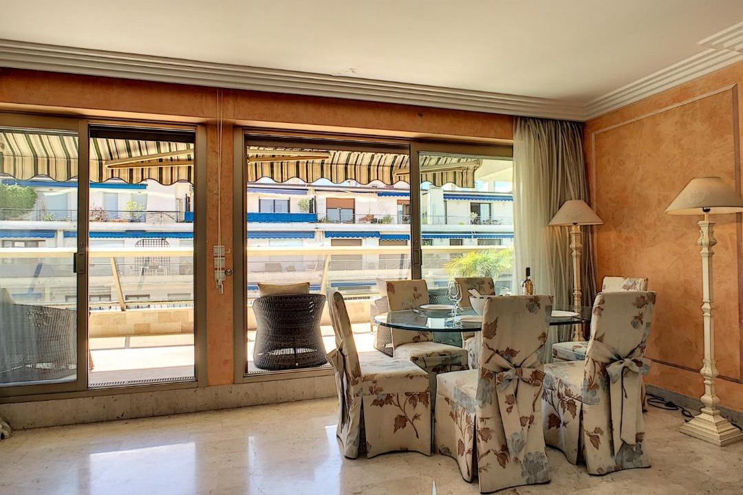 Photo of Livingroom in Carre d'Or
