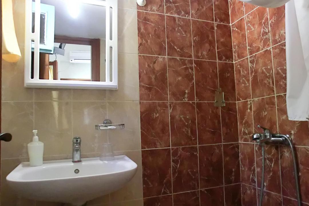Photo of Bathroom in Fira