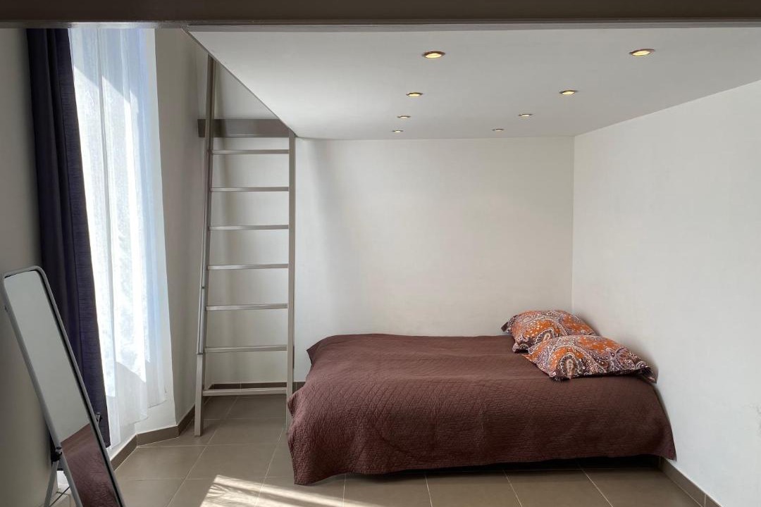 Photo of Bedroom in Cannes City Centre