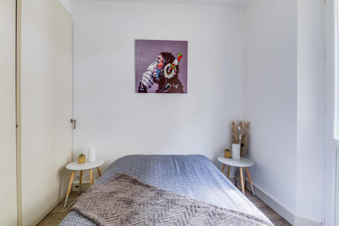 Photo of Bedroom in Prado - Republique