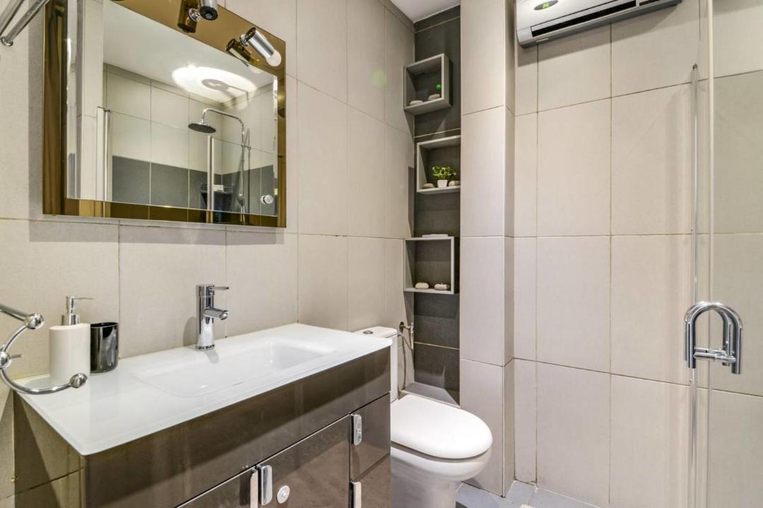 Photo of Bathroom in Prado - Republique