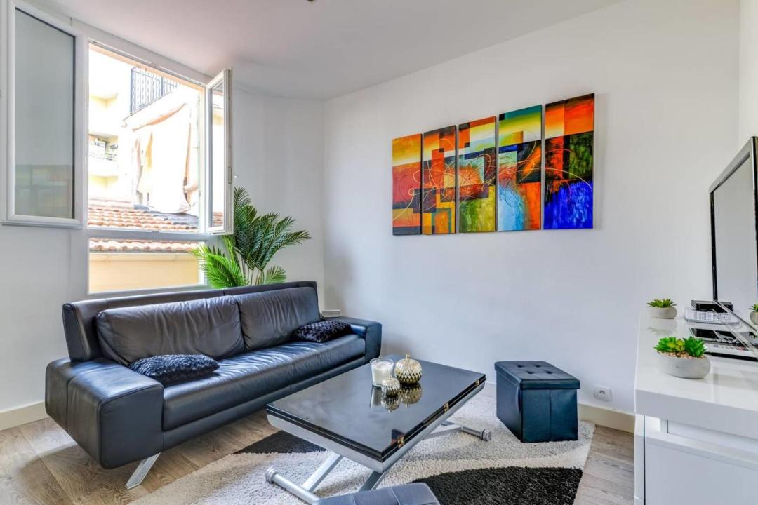 Photo of Livingroom in Prado - Republique