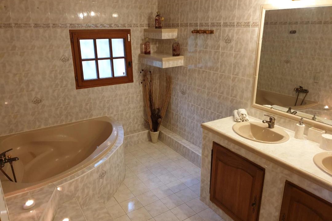Photo of Bathroom in Peille