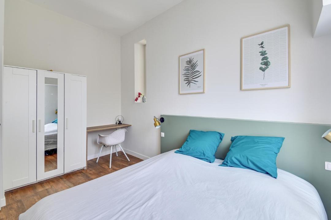 Photo of Bedroom in Cannes City Centre