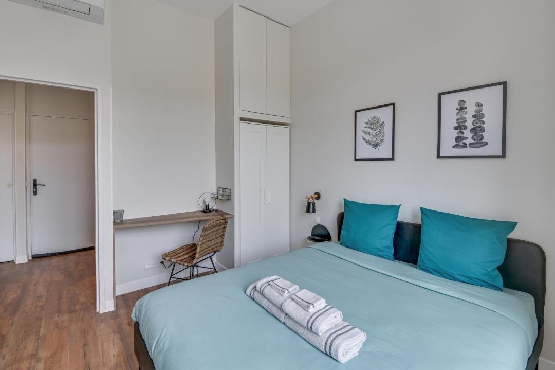 Photo of Bedroom in Cannes City Centre