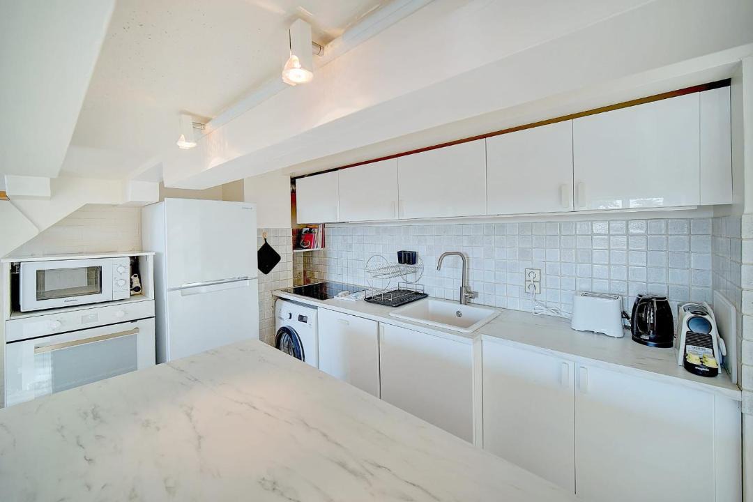 Photo of Kitchen in California - Pezou