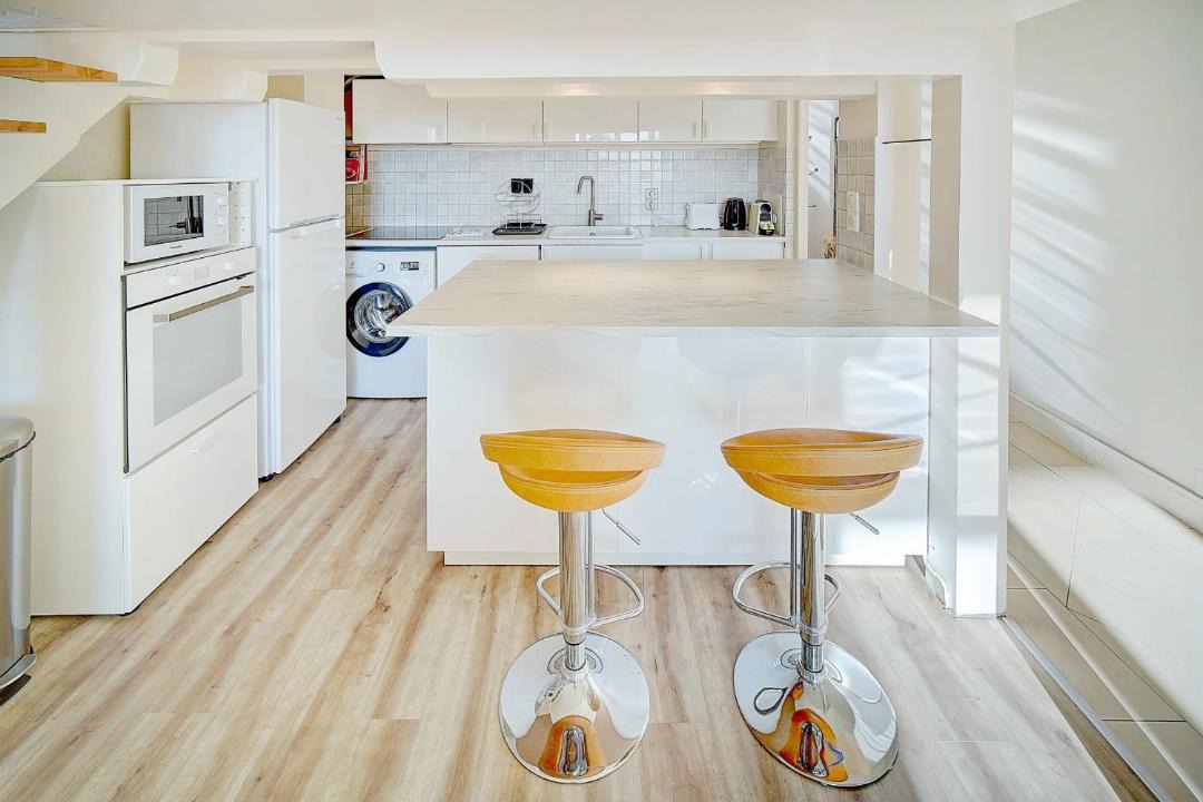 Photo of Kitchen in California - Pezou