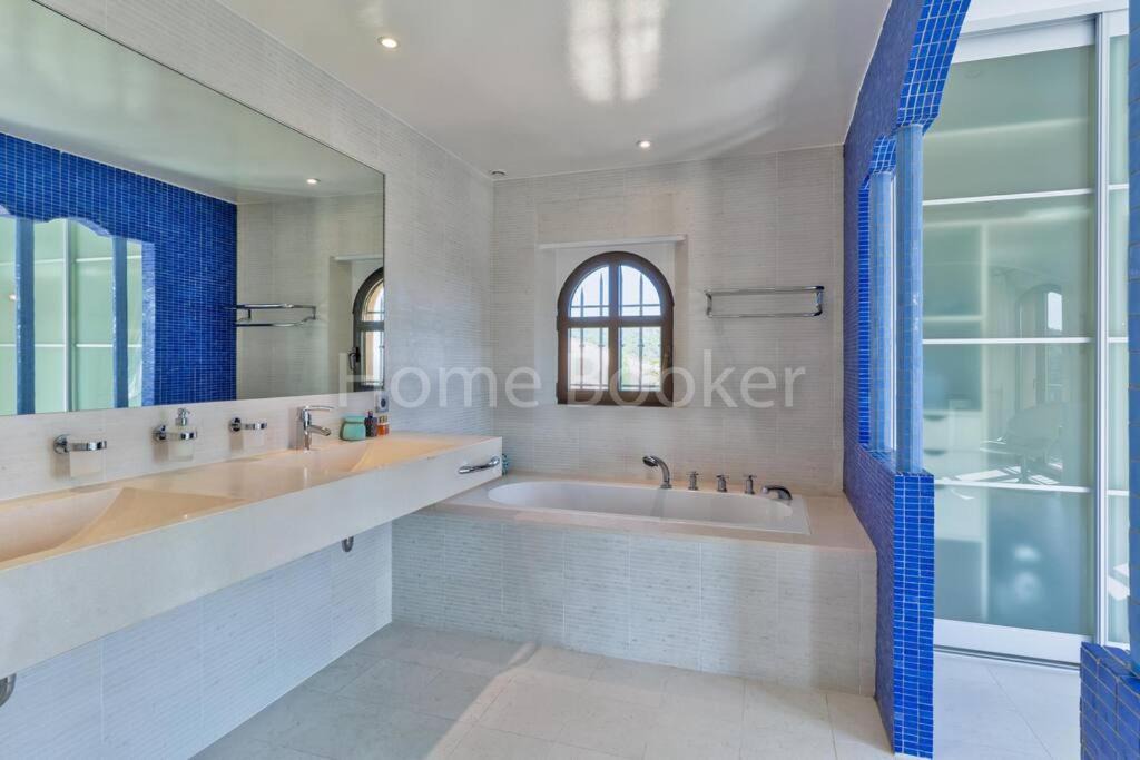 Photo of Bathroom in Sainte-Maxime