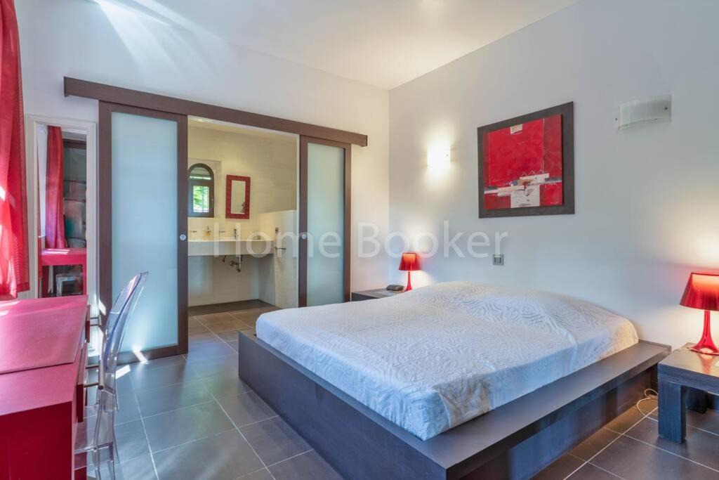 Photo of Bedroom in Sainte-Maxime