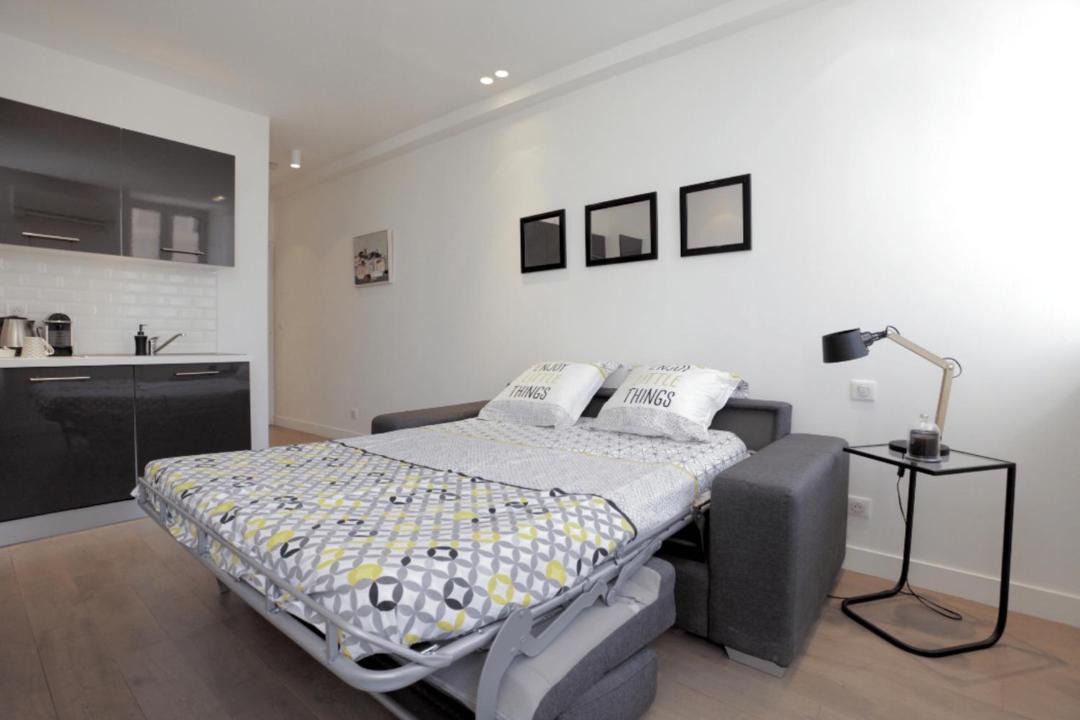 Photo of Bedroom in Cannes City Centre