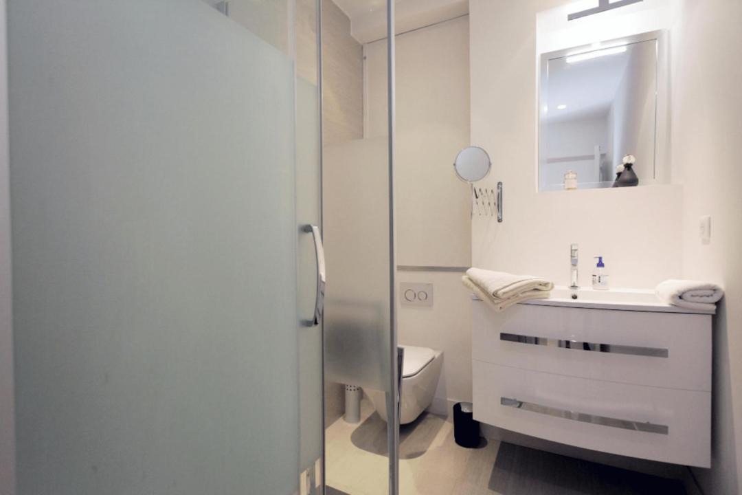 Photo of Bathroom in Cannes City Centre