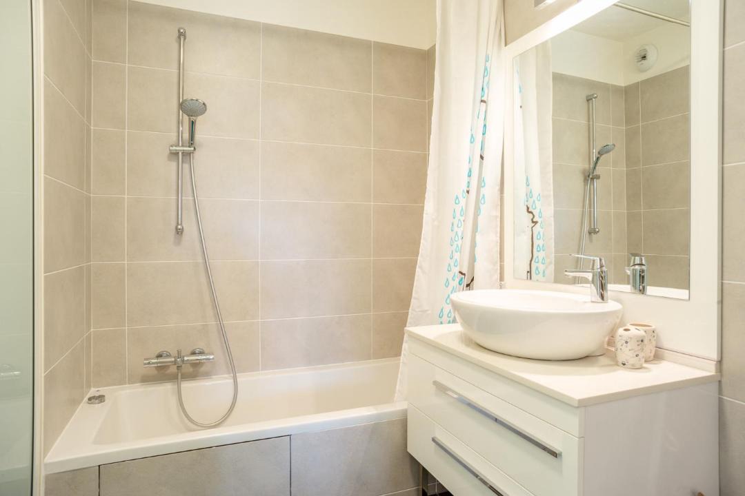 Photo of Bathroom in Prado - Republique