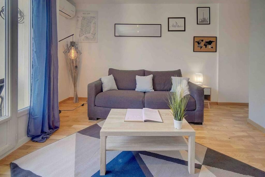 Photo of Livingroom in Prado - Republique