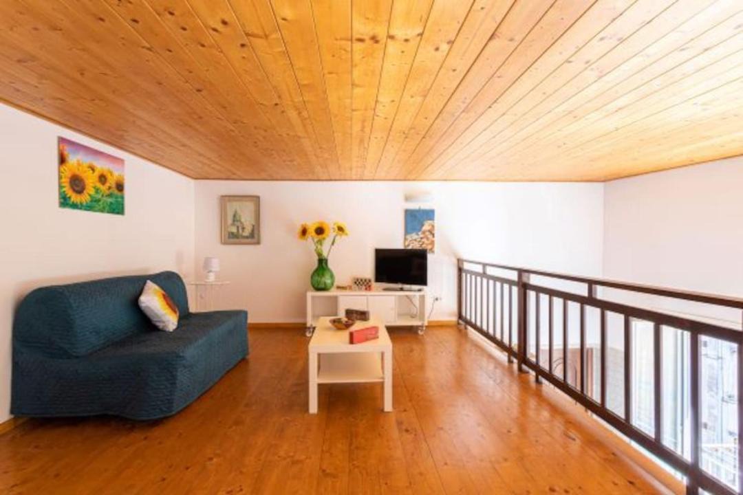 Photo of Livingroom in Naples City Centre