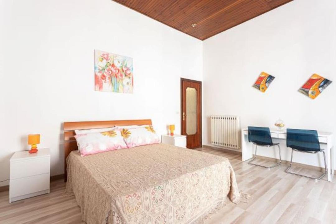Photo of Bedroom in Naples City Centre