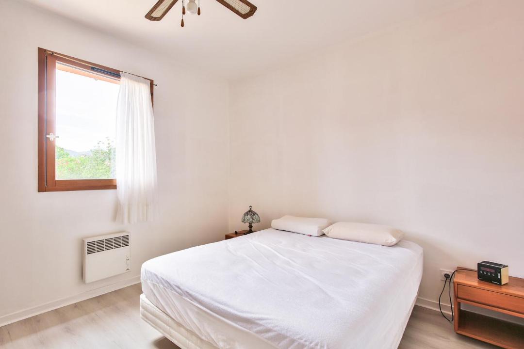 Photo of Bedroom in Mandelieu-La-Napoule