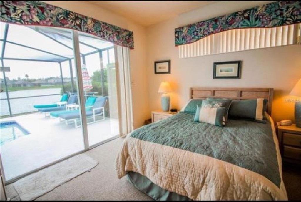 Photo of Bedroom in Sunset Lakes