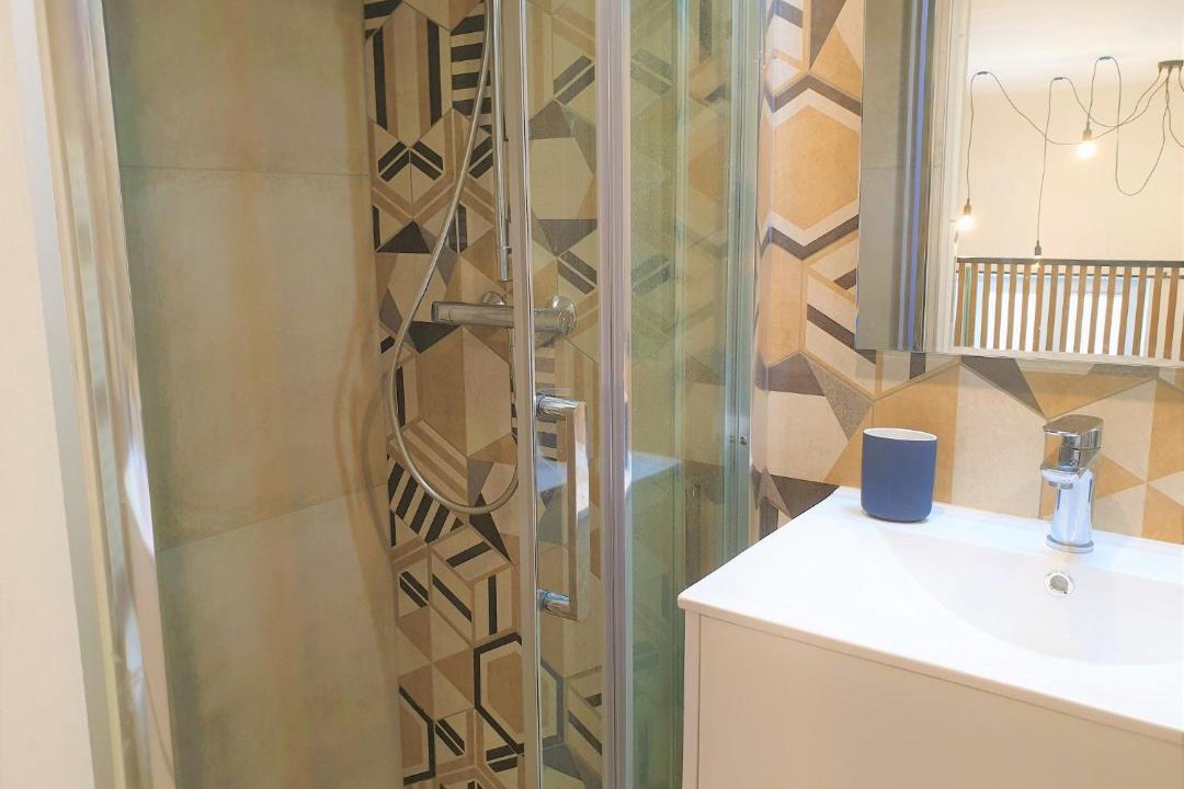 Photo of Bathroom in Gambetta