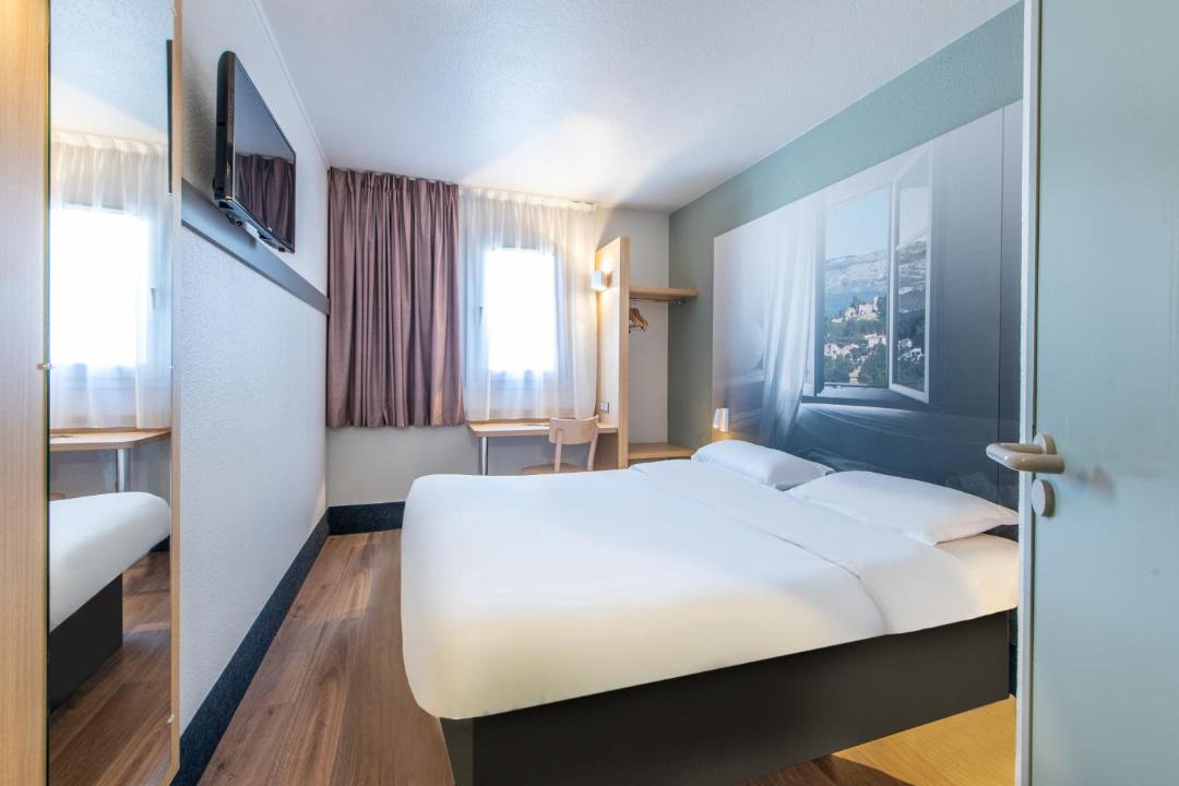 Photo of Bedroom in Biot