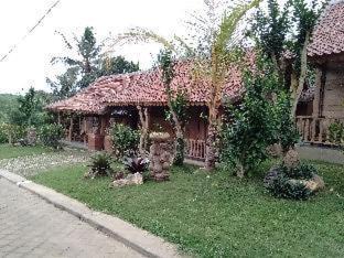 Photo of Others in East Selemadeg