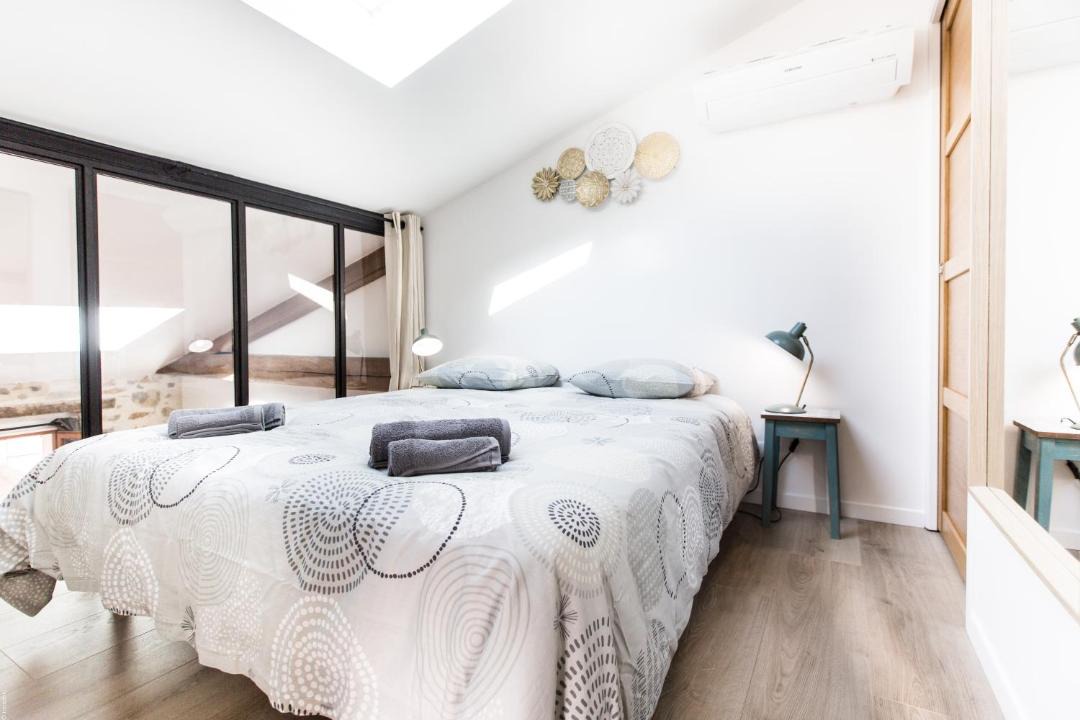 Photo of Bedroom in Antibes City Centre
