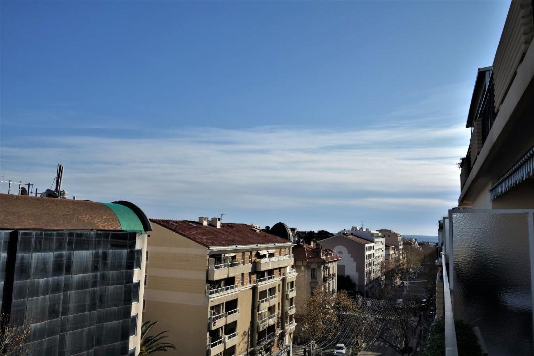 Photo of Others in Carnot