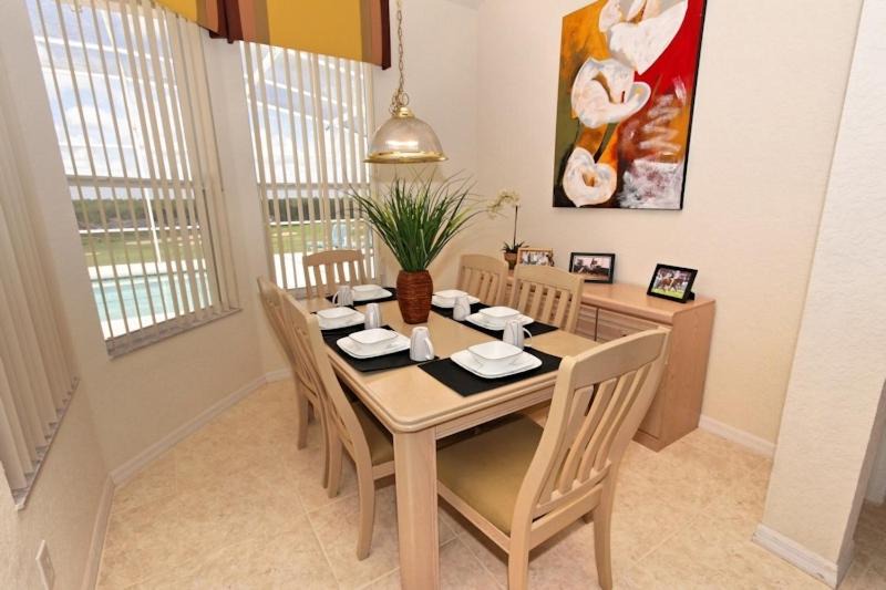 Photo of Livingroom in Highlands Reserve