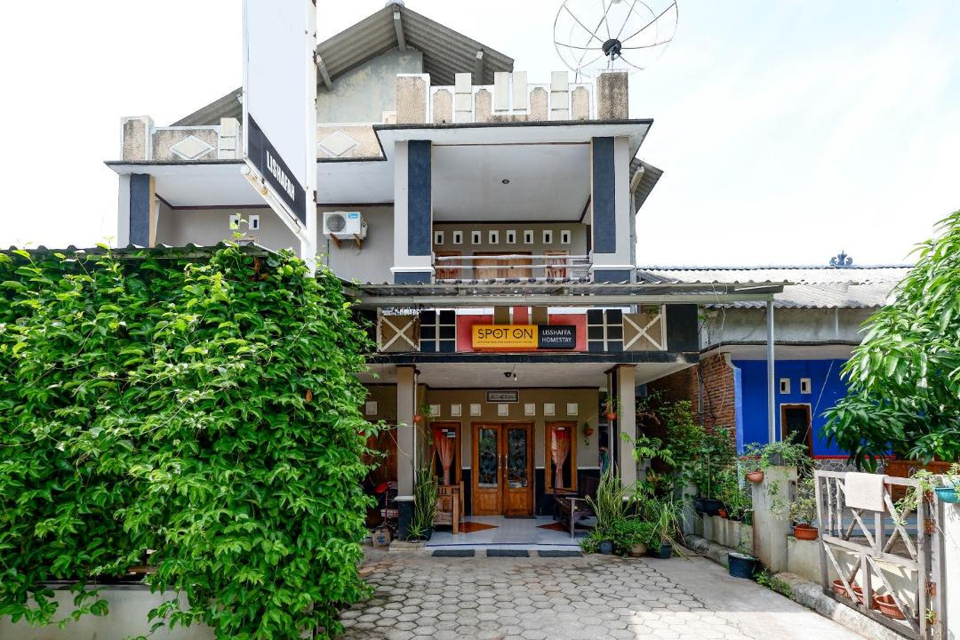 Photo of Buildings in Karimunjava