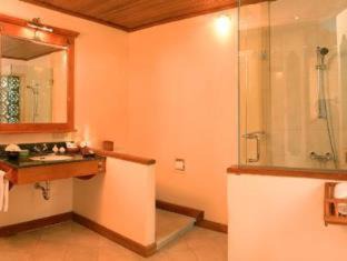 Photo of Bathroom in Pemaron