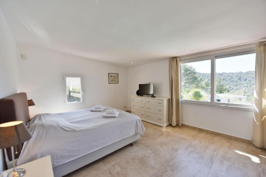 Photo of Bedroom in Biot