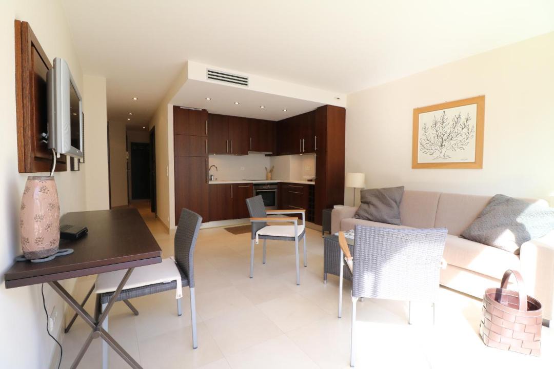 Photo of Livingroom in Cannes City Centre