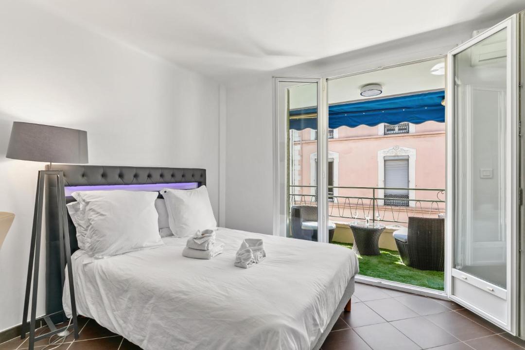 Photo of Bedroom in Cannes City Centre