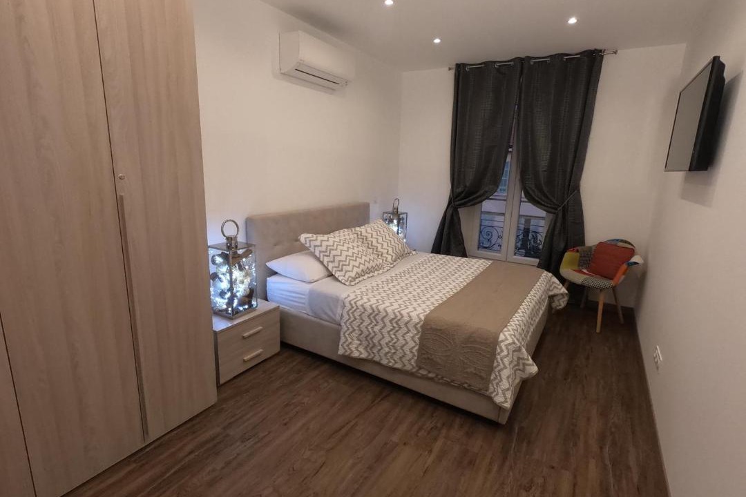 Photo of Bedroom in Jean-Medecin
