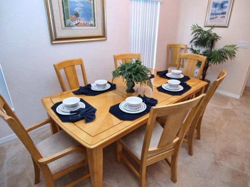 Photo of Livingroom in Four Corners