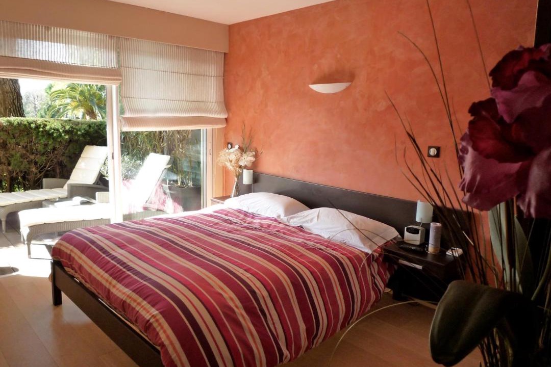 Photo of Bedroom in Mandelieu-La-Napoule