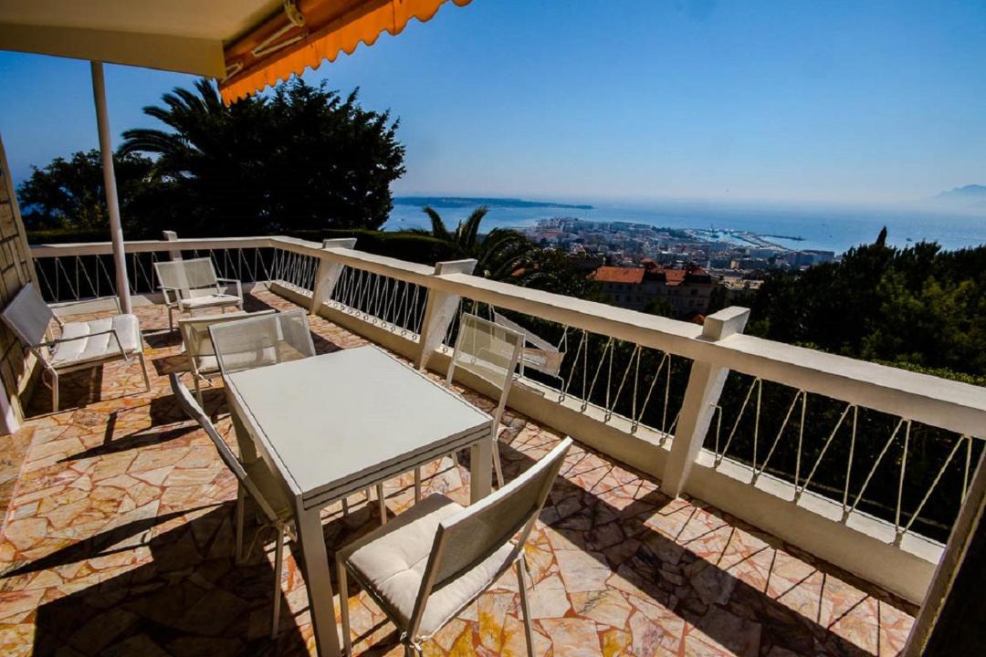 Photo of Patio Balcony in California - Pezou
