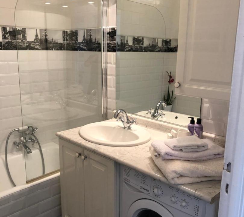 Photo of Bathroom in Prado - Republique