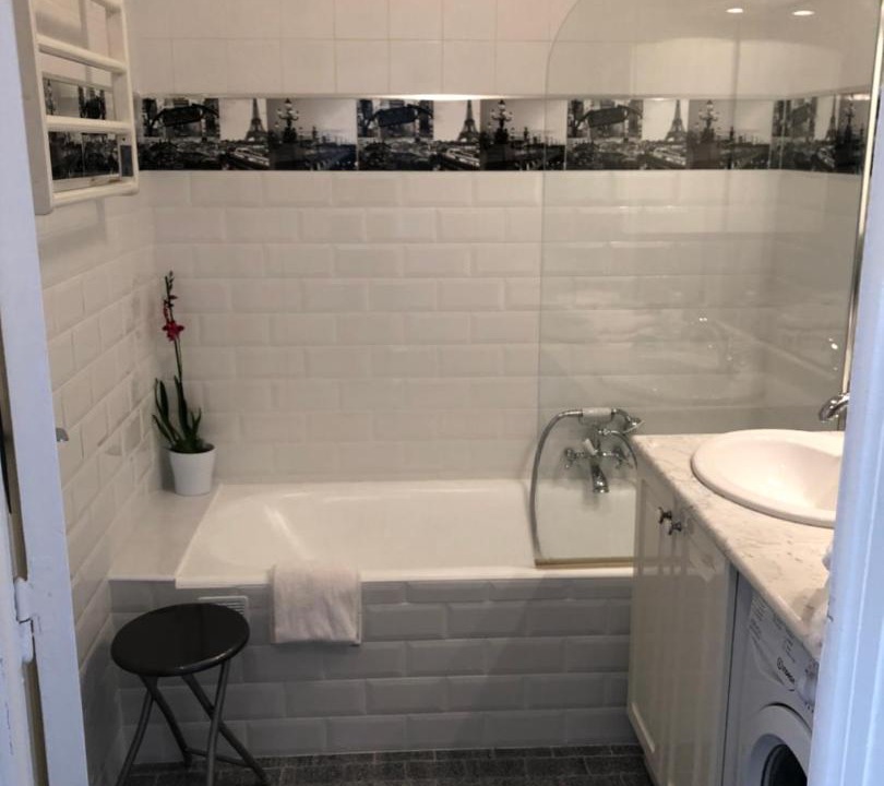 Photo of Bathroom in Prado - Republique