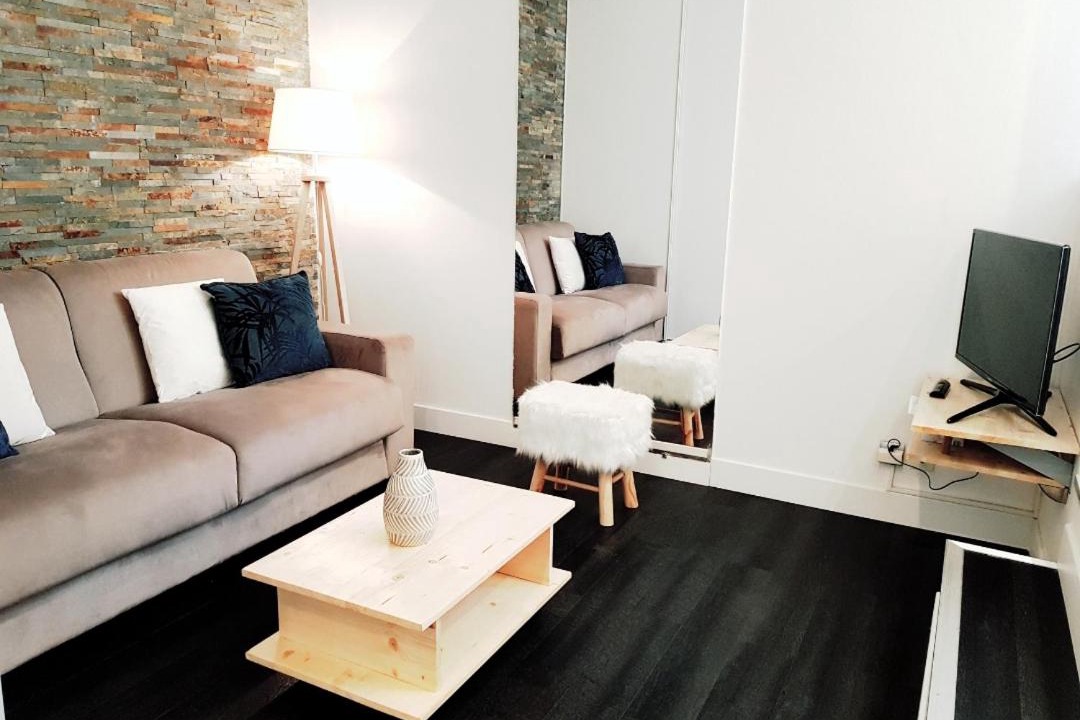 Photo of Livingroom in Prado - Republique