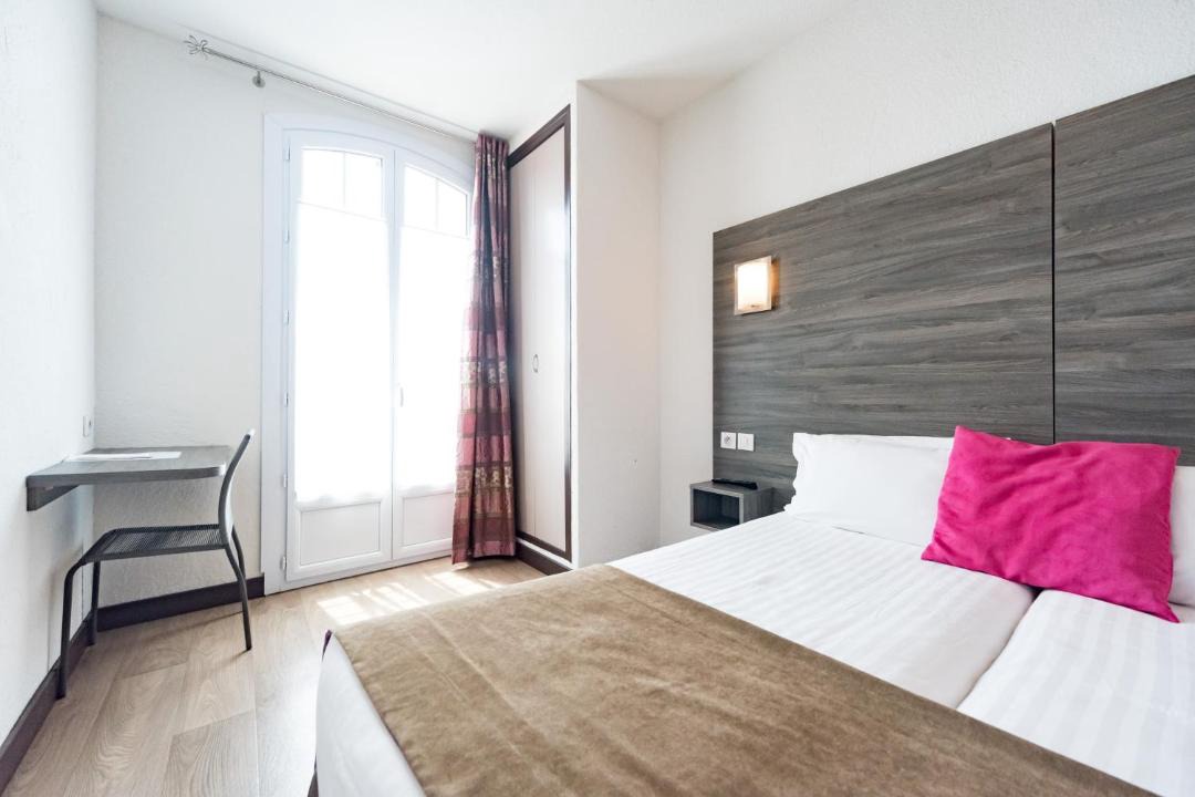 Photo of Bedroom in Saint-Raphael