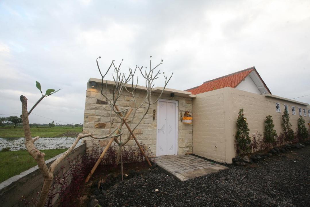 Photo of Buildings in Beraban
