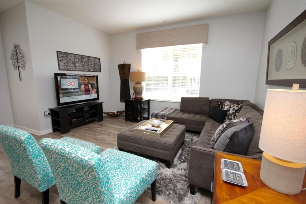 Photo of Livingroom in Florida Center
