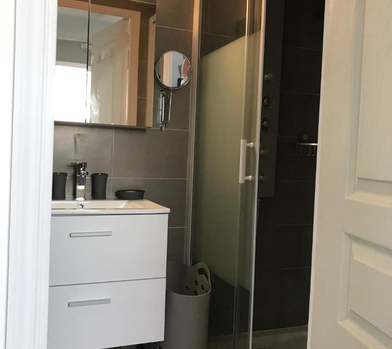 Photo of Bathroom in Cannes City Centre