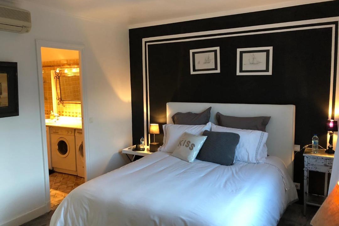 Photo of Bedroom in Saint-Tropez City Centre
