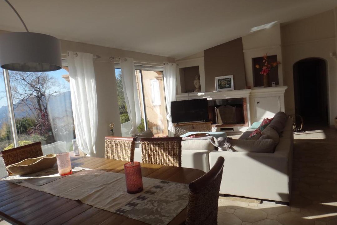 Photo of Livingroom in Aspremont